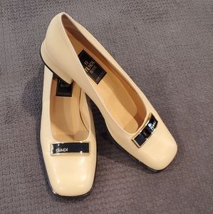 Fendi flats